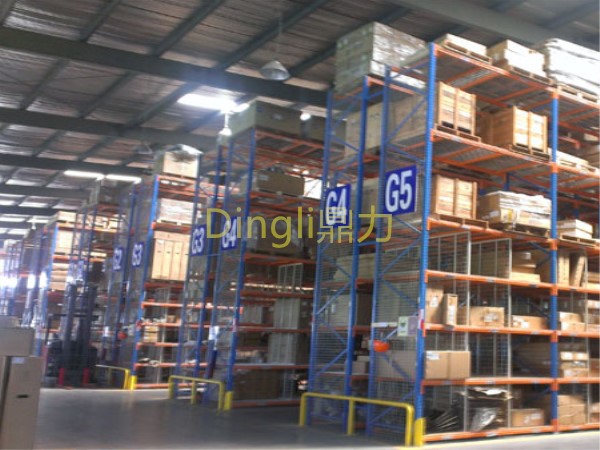 What are the most noteworthy elements when purchasing storage shelves? What are the most noteworthy elements when purchasing storage shelves?