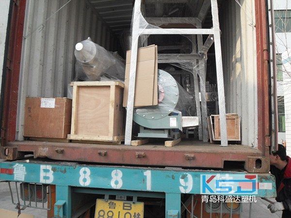 Delivery for pellets making machine