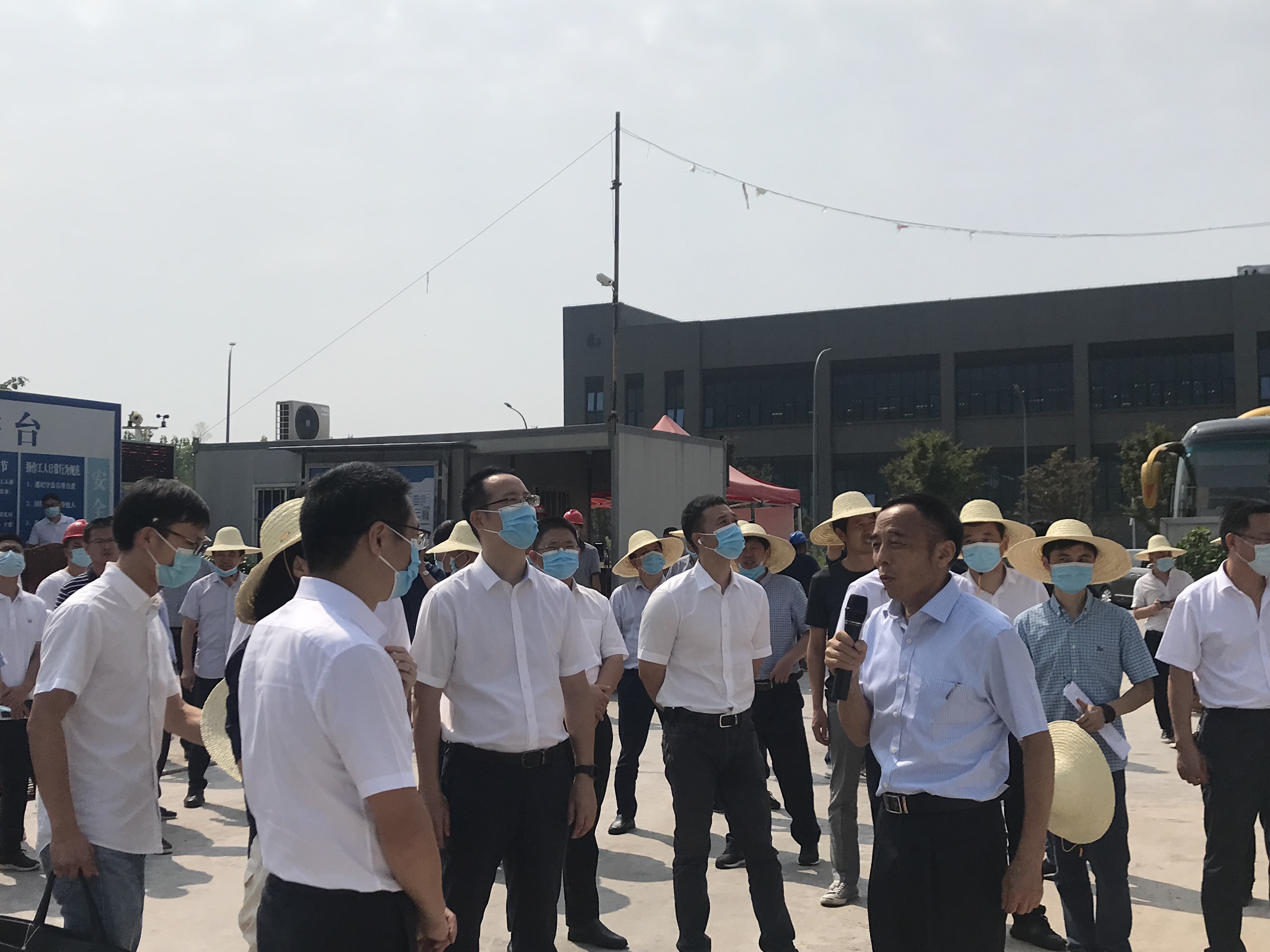 市領導視察蘇溪新工廠項目進展