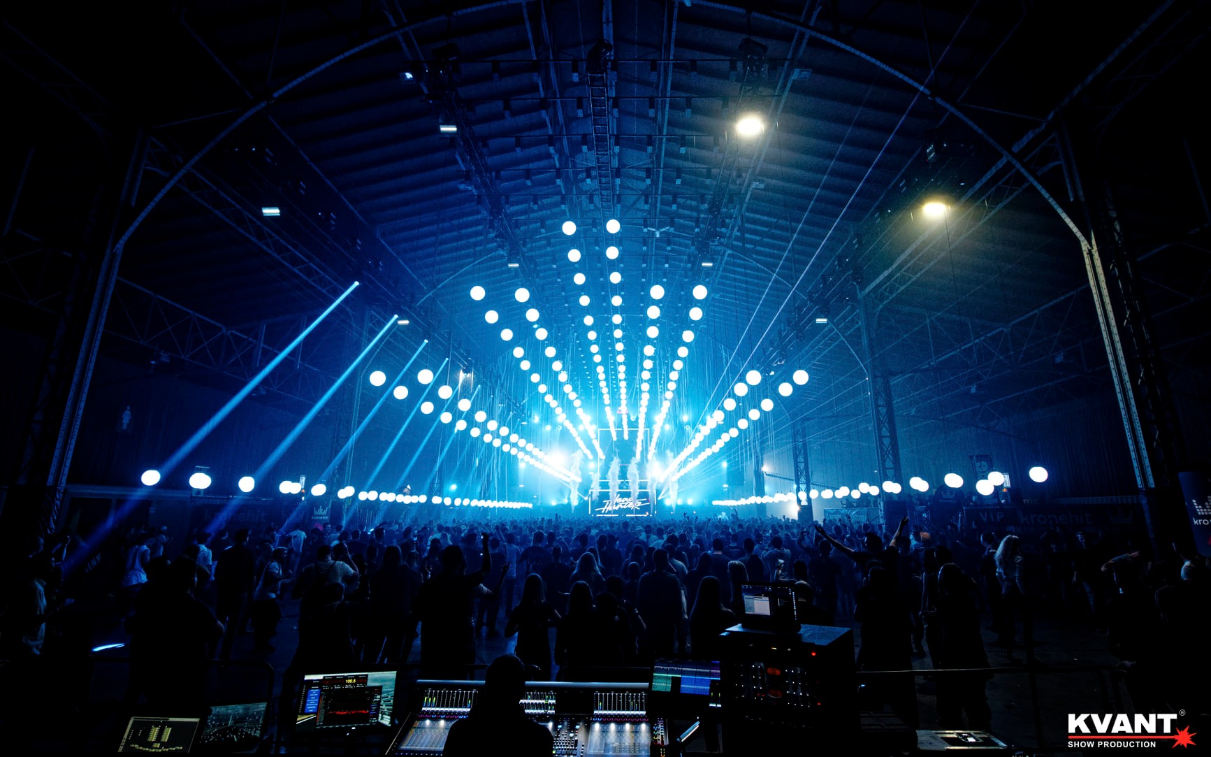 Beatpatrol 2021-激光表演&升降球秀 Beatpatrol 2021-激光表演&升降球秀