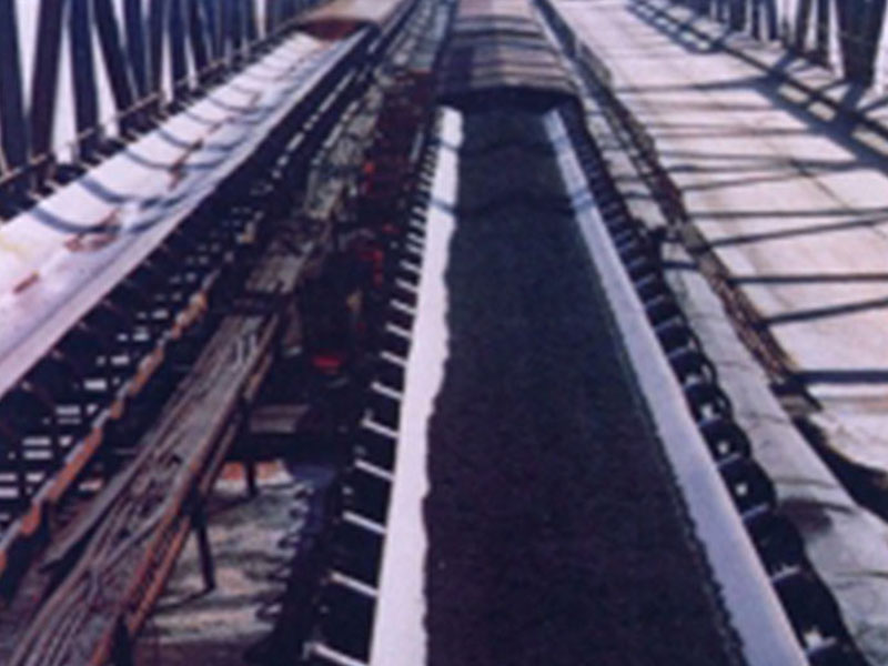 General-purpose fabric-core flame-retardant conveyor belt