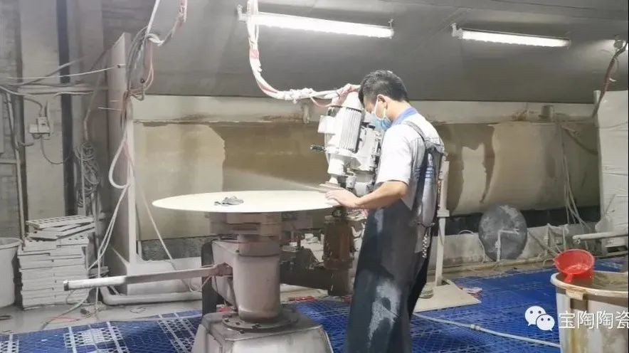 巖板的加工設備有哪些?巖板加工要注意什么? 巖板的加工設備有哪些?巖板加工要注意什么?