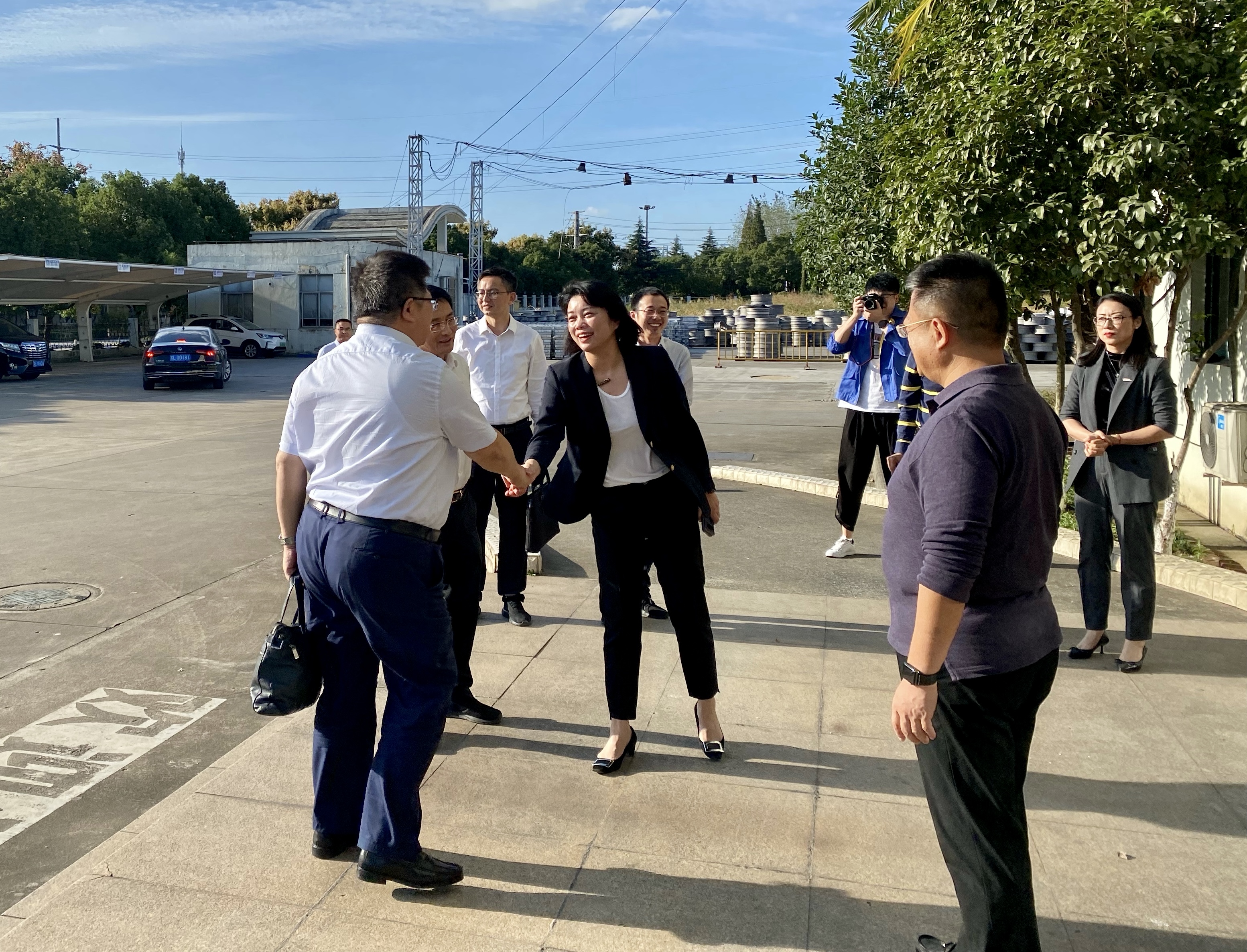 金秋暖企,镇江市人行领导携金融机构主要领导及相关部门负责人莅临裕久调研指导,新区主要领导陪同 金秋暖企,镇江市人行领导携金融机构主要领导及相关部门负责人莅临裕久调研指导,新区主要领导陪同