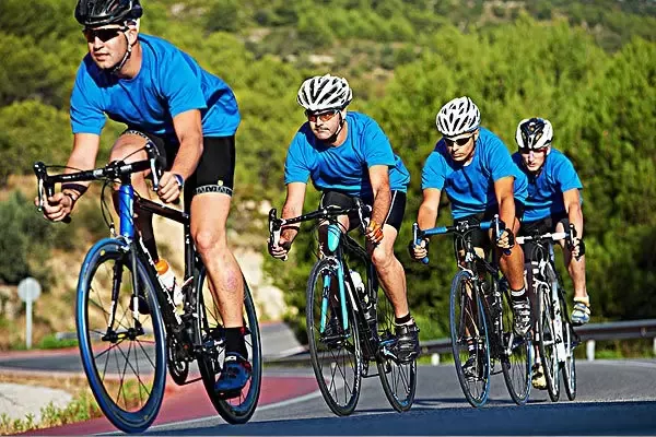 How to distinguish true and false riding helmets