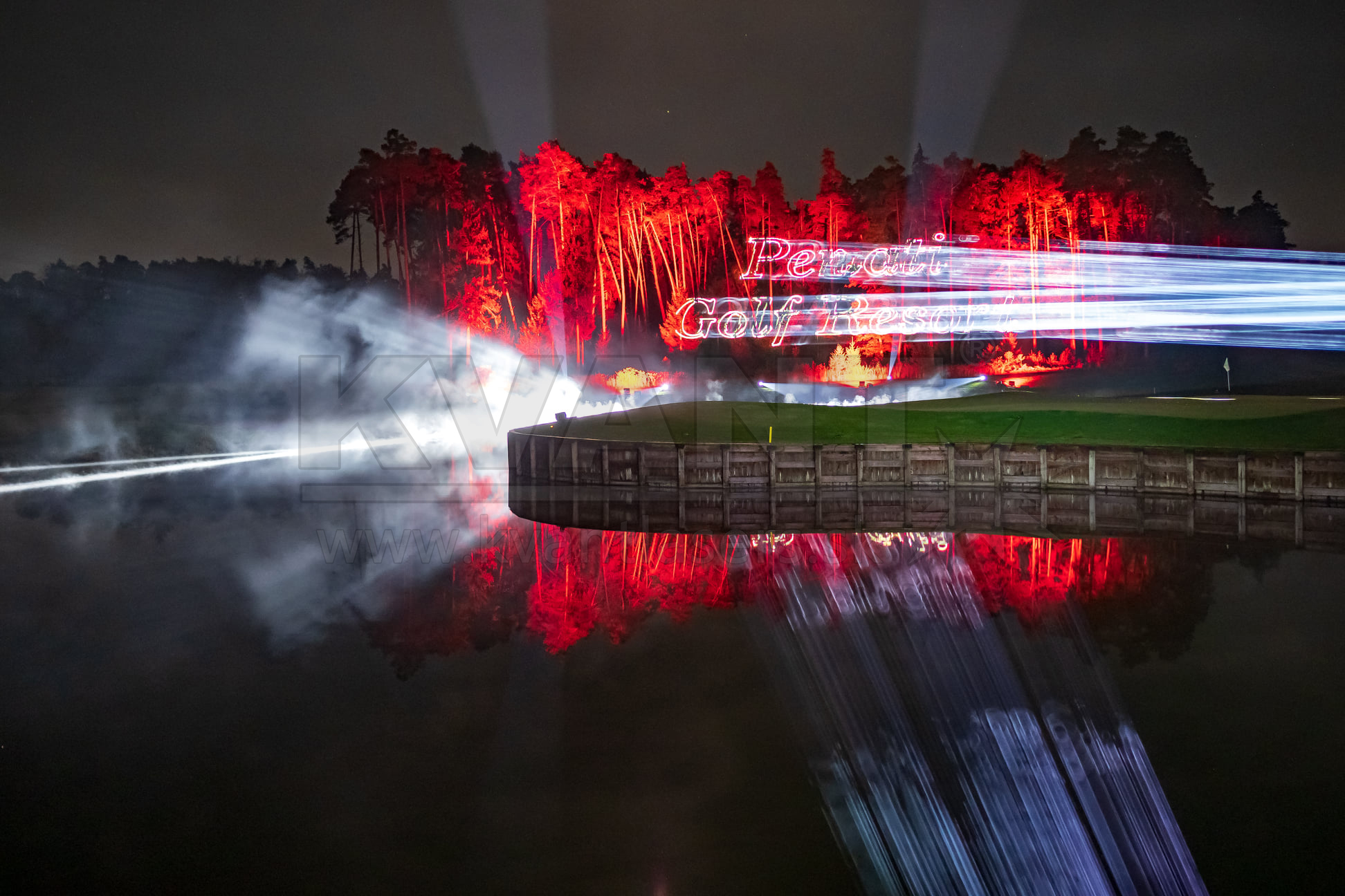 彩色激光燈：讓第一屆捷克 vs 斯洛伐克高爾夫球錦標賽畫上完美的句號