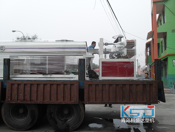 Delivery for PVC drainage pipe machine