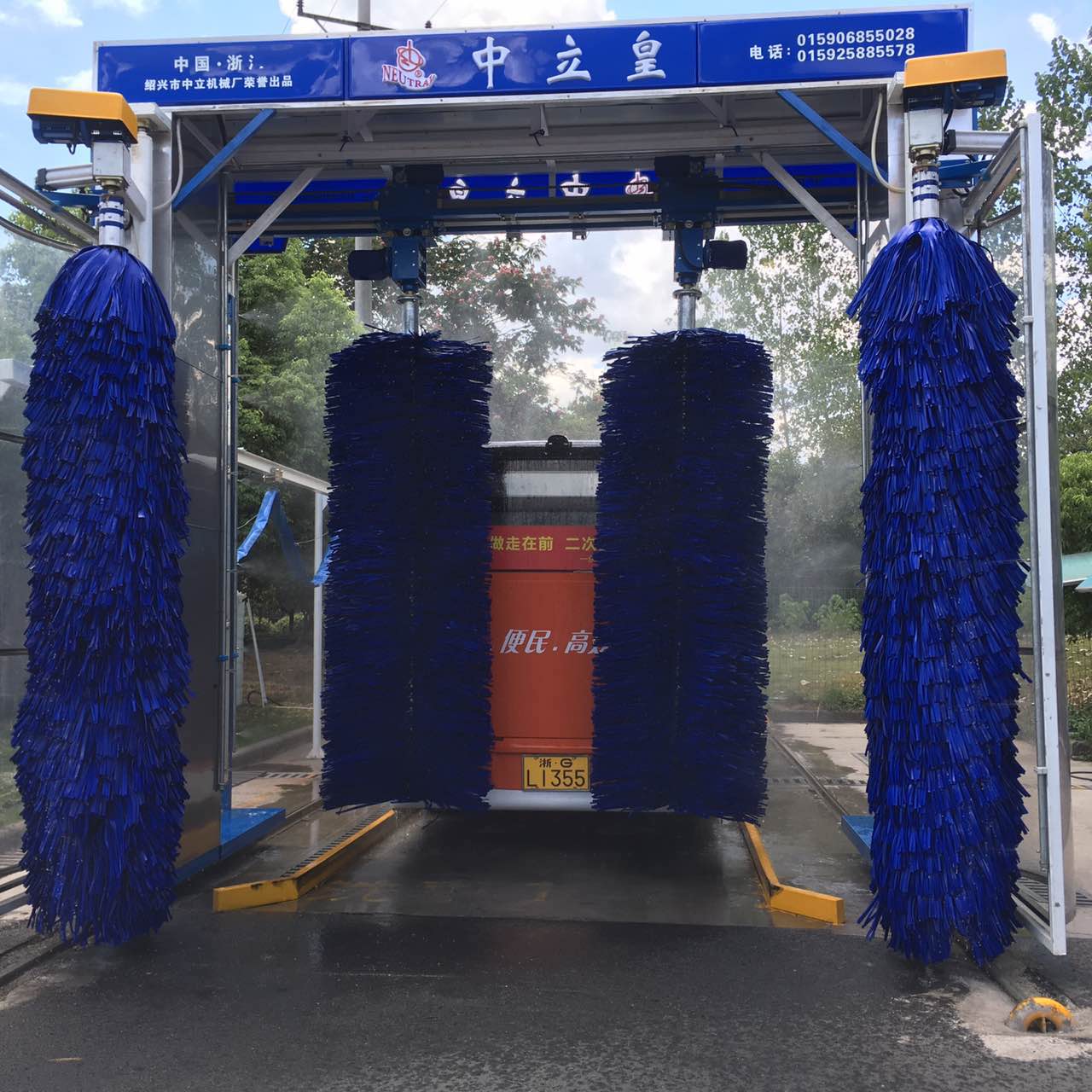 4刷龍門式大巴洗車機 4刷龍門式大巴洗車機
