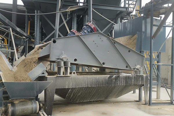  Shandong Yantai 300 tons per hour granite crushing and screening production line