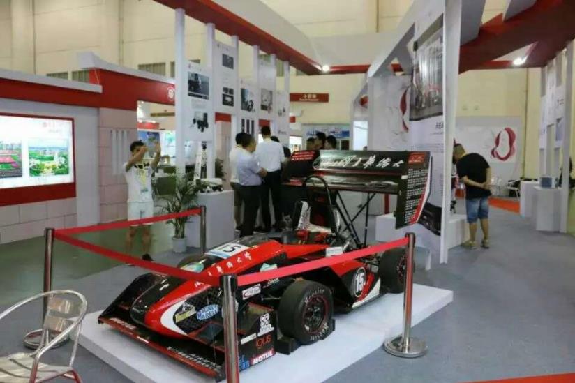 華僑大學(xué)承志車隊(duì)對(duì)濟(jì)南泰達(dá)鈦制品有限公司贊助回饋 華僑大學(xué)承志車隊(duì)對(duì)濟(jì)南泰達(dá)鈦制品有限公司贊助回饋
