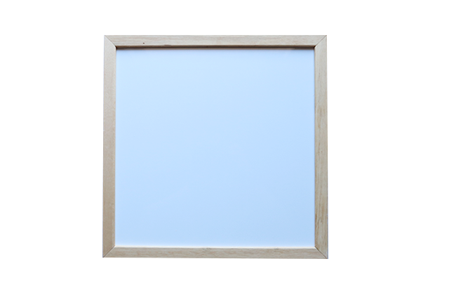 玻璃白板是一種常見的寫板材料,由玻璃制成,具有如下特點: