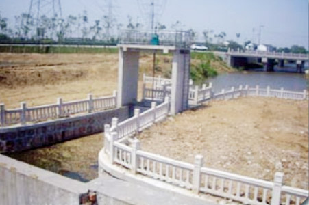 躍進(jìn)河閘