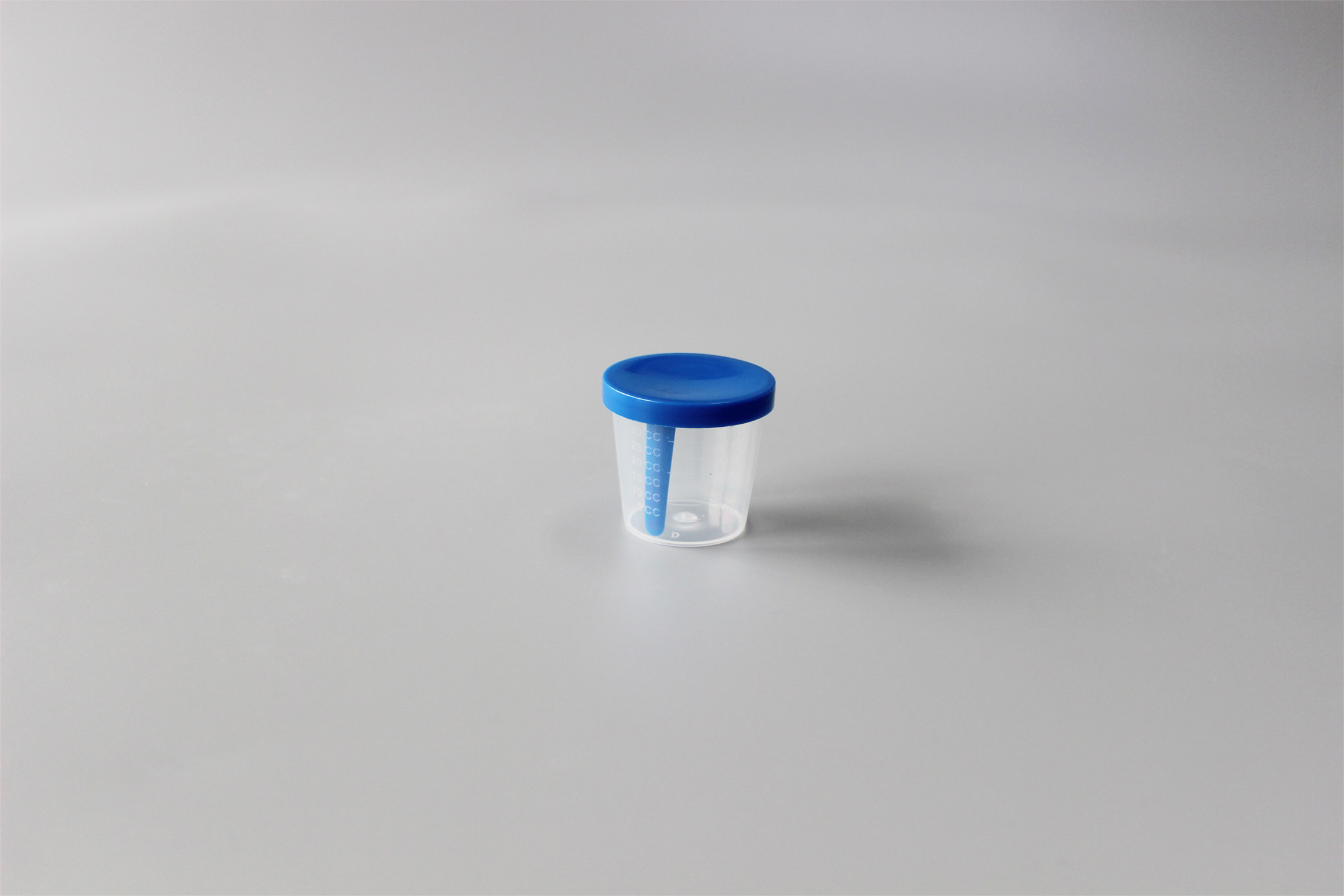 30mL stool cup,clip cap,with spoon and scale