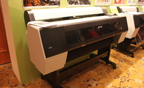 大幅面彩色噴墨打印機的操作方法和技巧