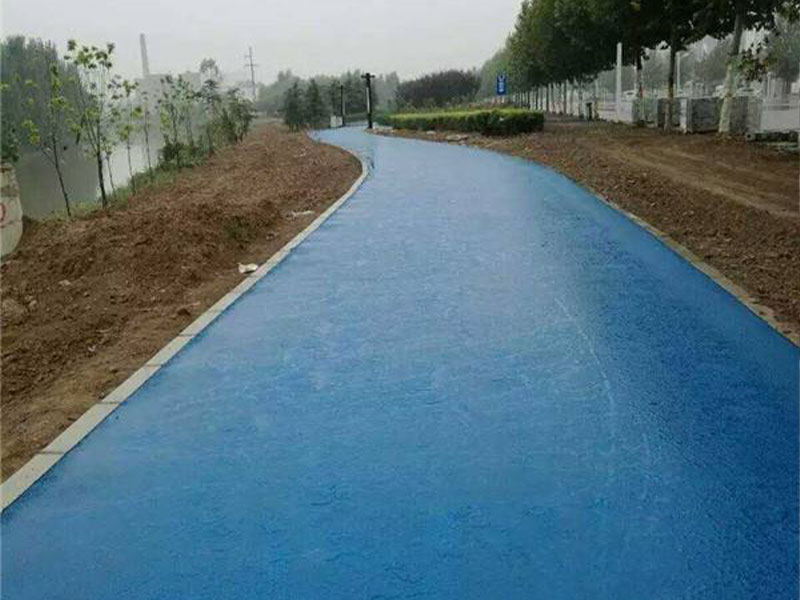 膠粘路面