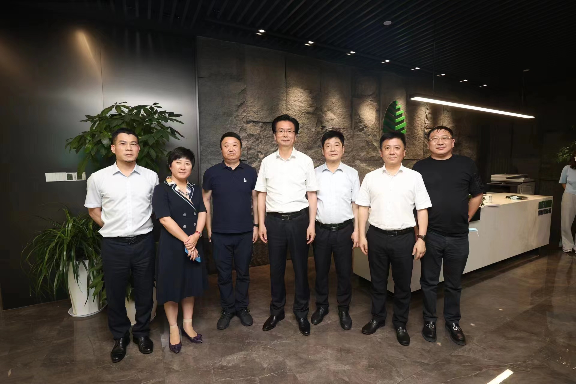 杭州市委領導帶隊開展“走親連心三服務”活動來我院走訪調研