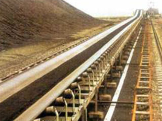 What are the main wear parts of the conveyor belt 