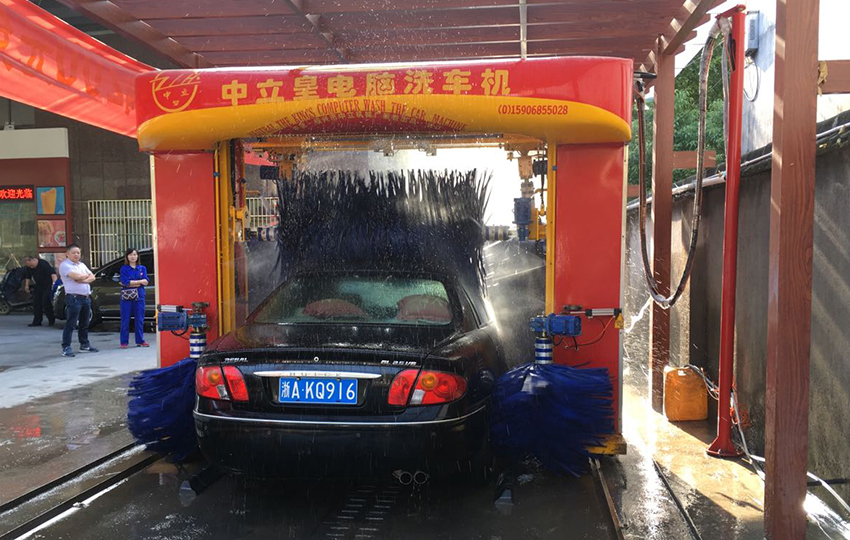 龍門往復式洗車機(不帶吹風) 龍門往復式洗車機(不帶吹風)