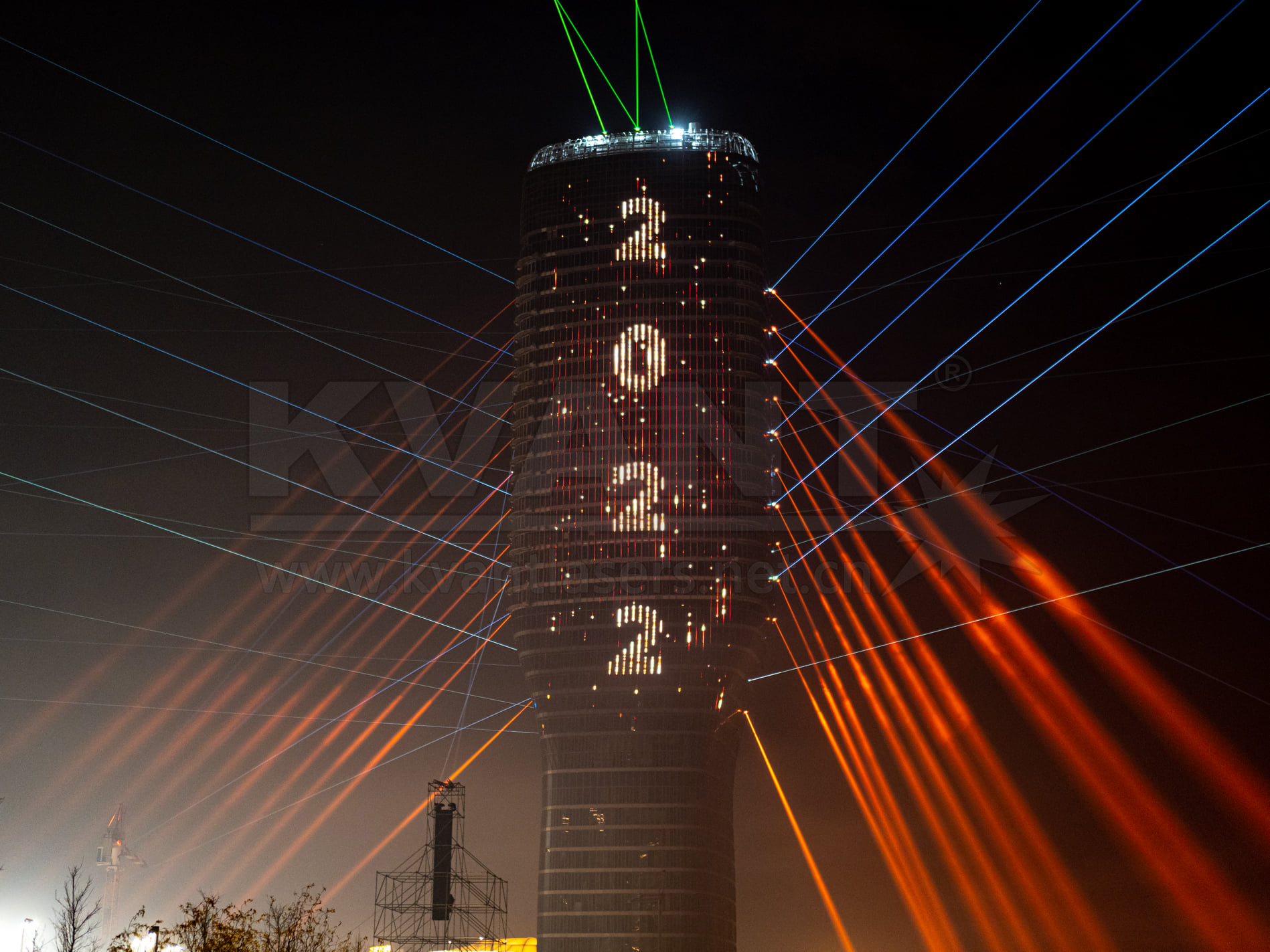 2022年塞爾維亞首都貝爾格萊德的新年激光焰火秀 2022年塞爾維亞首都貝爾格萊德的新年激光焰火秀