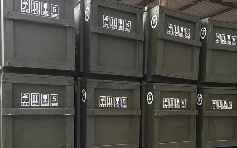軍用箱