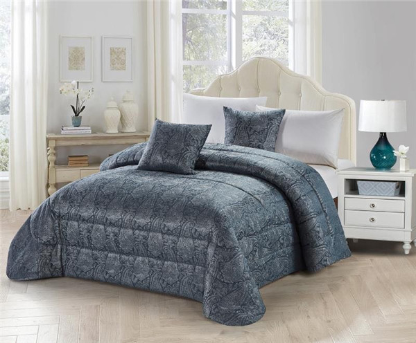 Luxury poly jacquard comforter set