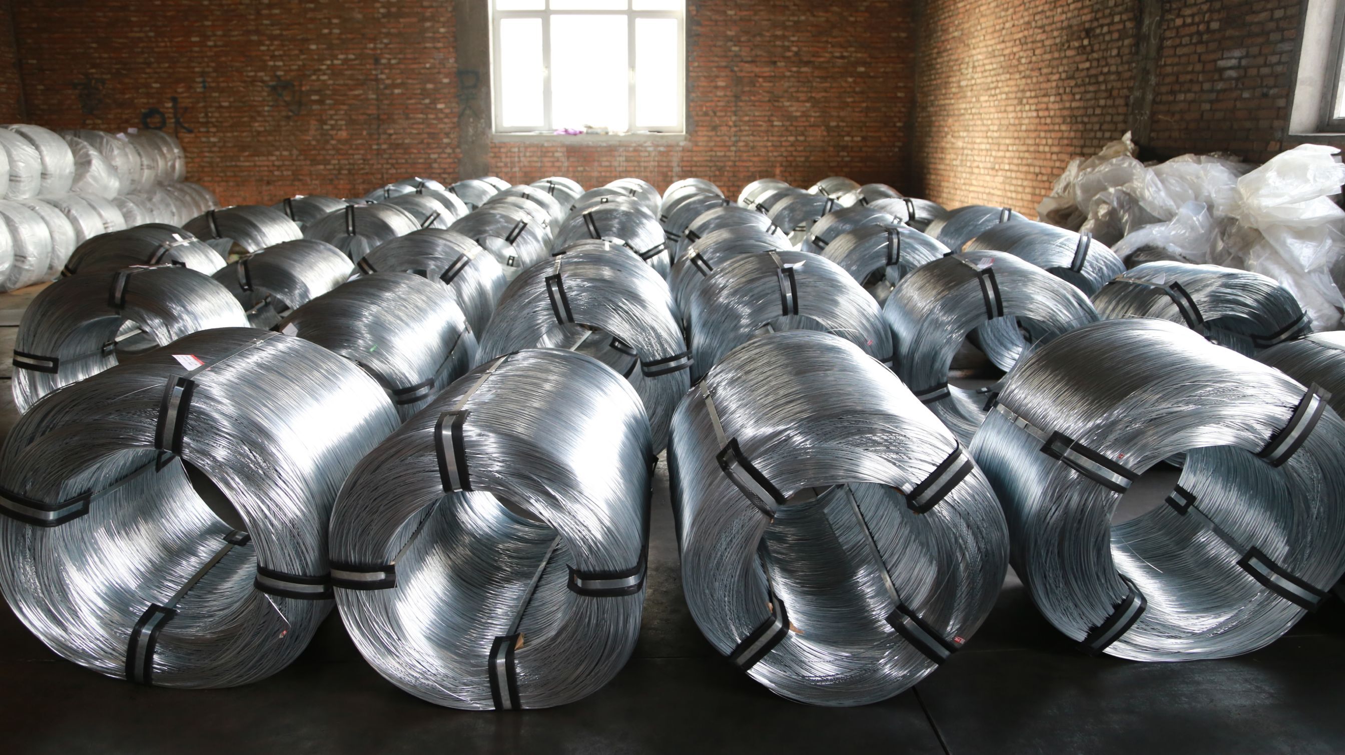 A large-scale modern galvanizing equipment, wire production