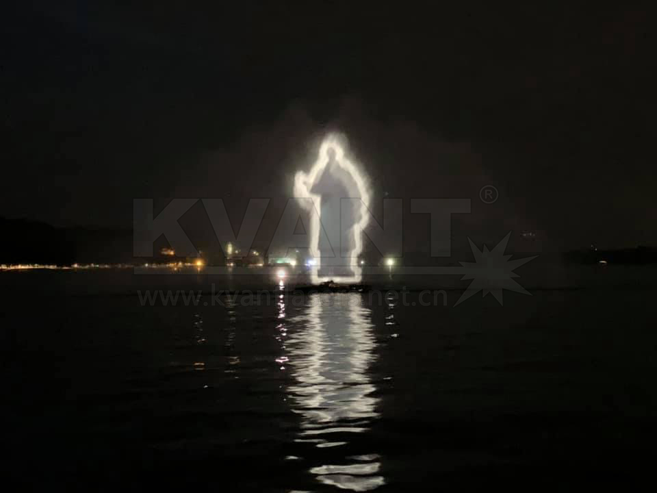 意大利馬焦雷湖上演水上舞臺大型水幕激光秀 意大利馬焦雷湖上演水上舞臺大型水幕激光秀