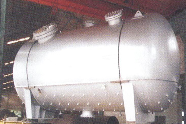 Pressure feed tank