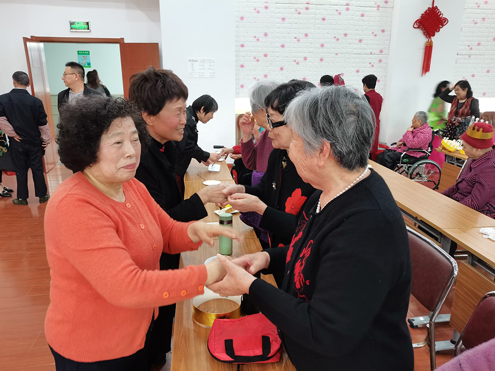 迎母親節 送溫暖 迎母親節 送溫暖