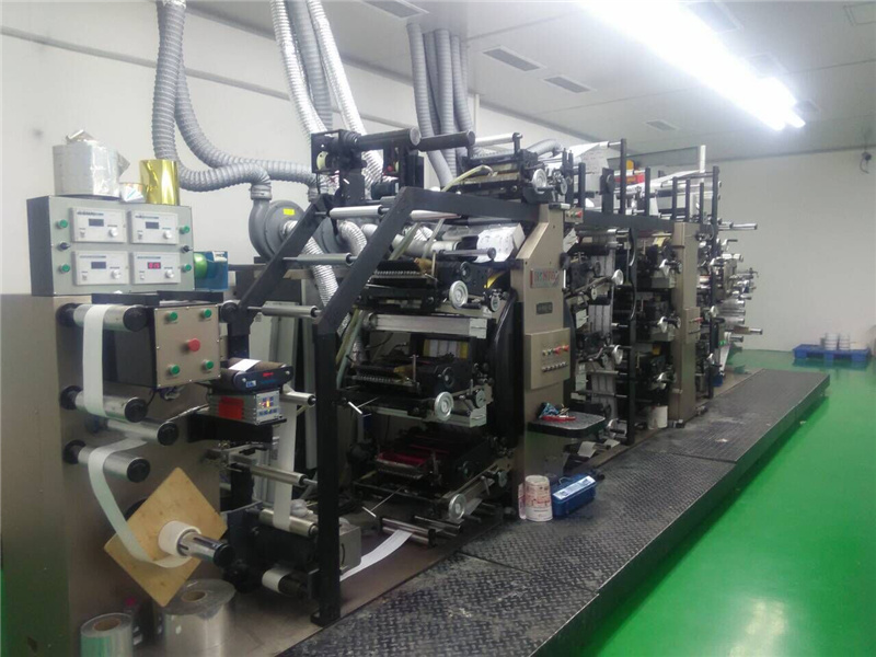 臺(tái)灣羅鐵PW-260衛(wèi)星式12+1商標(biāo)印刷機(jī)2