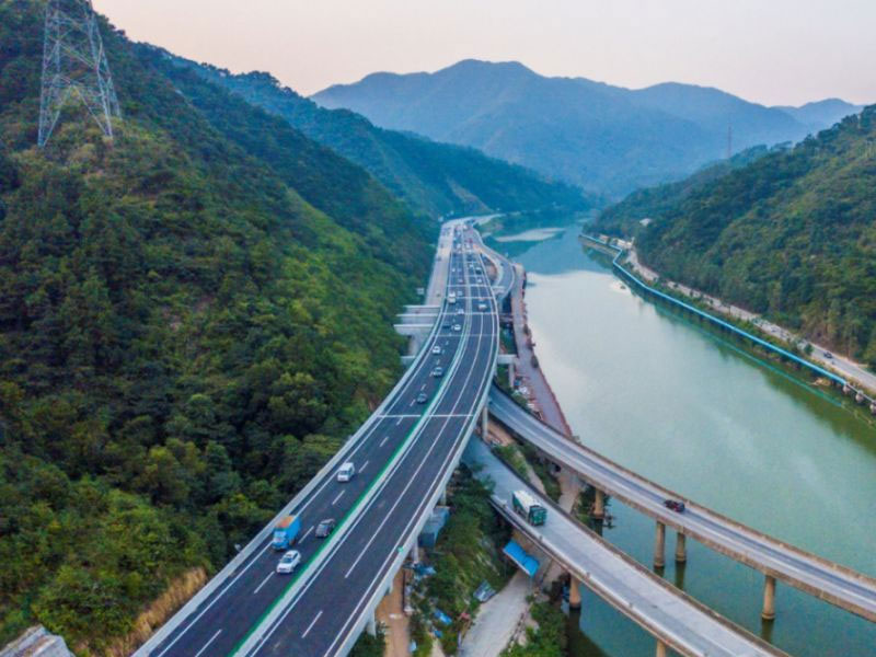 廣連高速公路總承包項(xiàng)目