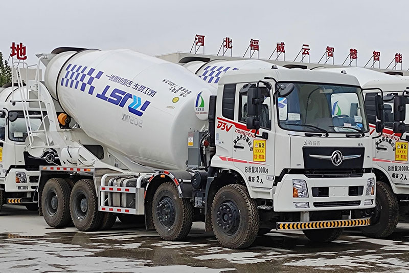 公司新(xīn)采購(gòu)的10輛國(guó)五标準罐車(chē)5月到站使用(yòng)