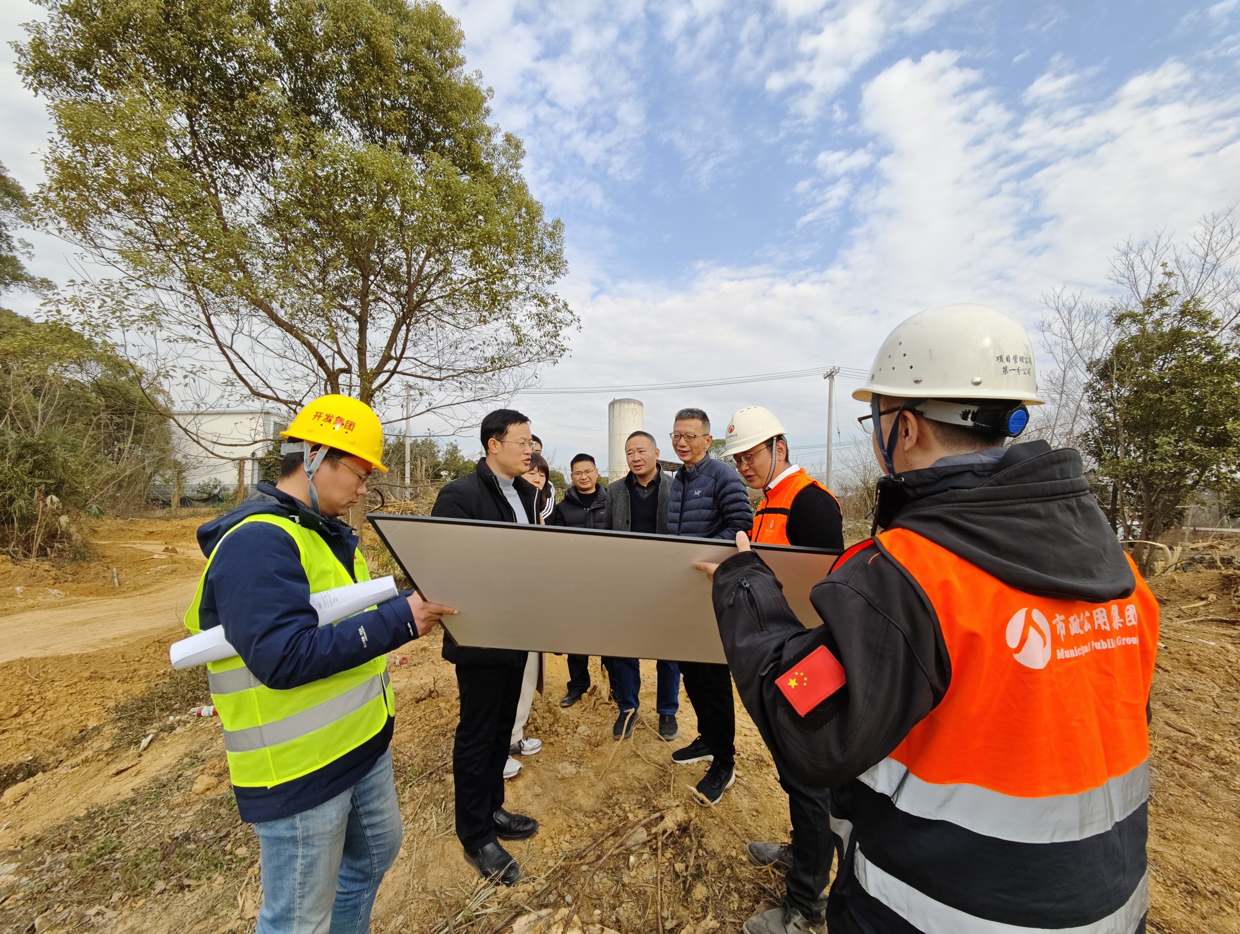 郑学平到南昌市云翔大道工程调研