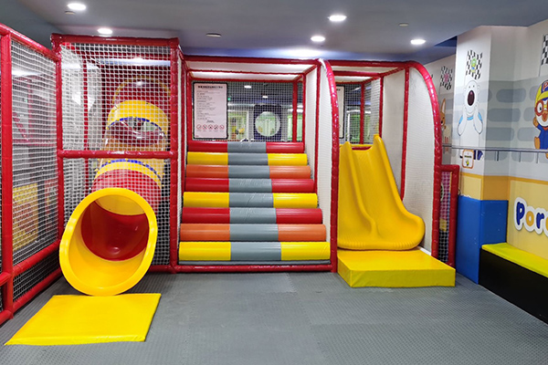 What issues should be paid attention to when choosing kids indoor playground manufacturers