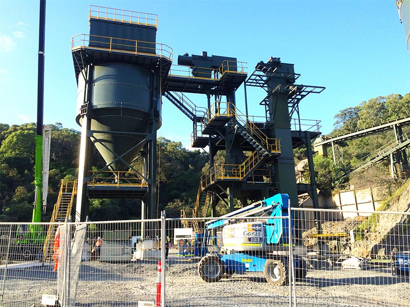 In 2015, Luwei and Australian engineers jointly designed the V7 sand-manufacturing project, providing 2 sets 400T bolted silos, 1 set large dust collector and various steel structures for Australia V7 plant.